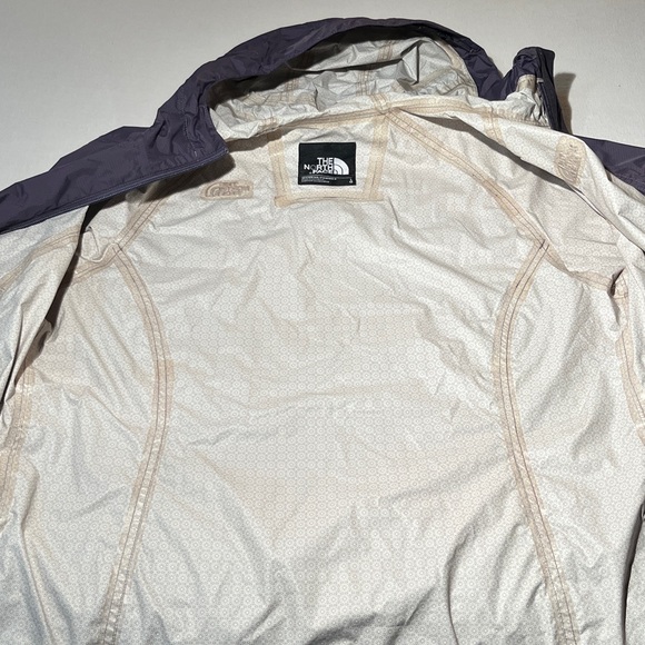 North Face Purple Hyvent Lightweight Rain Jacket- Size L - Picture 7 of 16